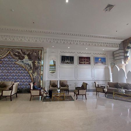 Grand Qin Hotel Banjarbaru Eksteriør bilde