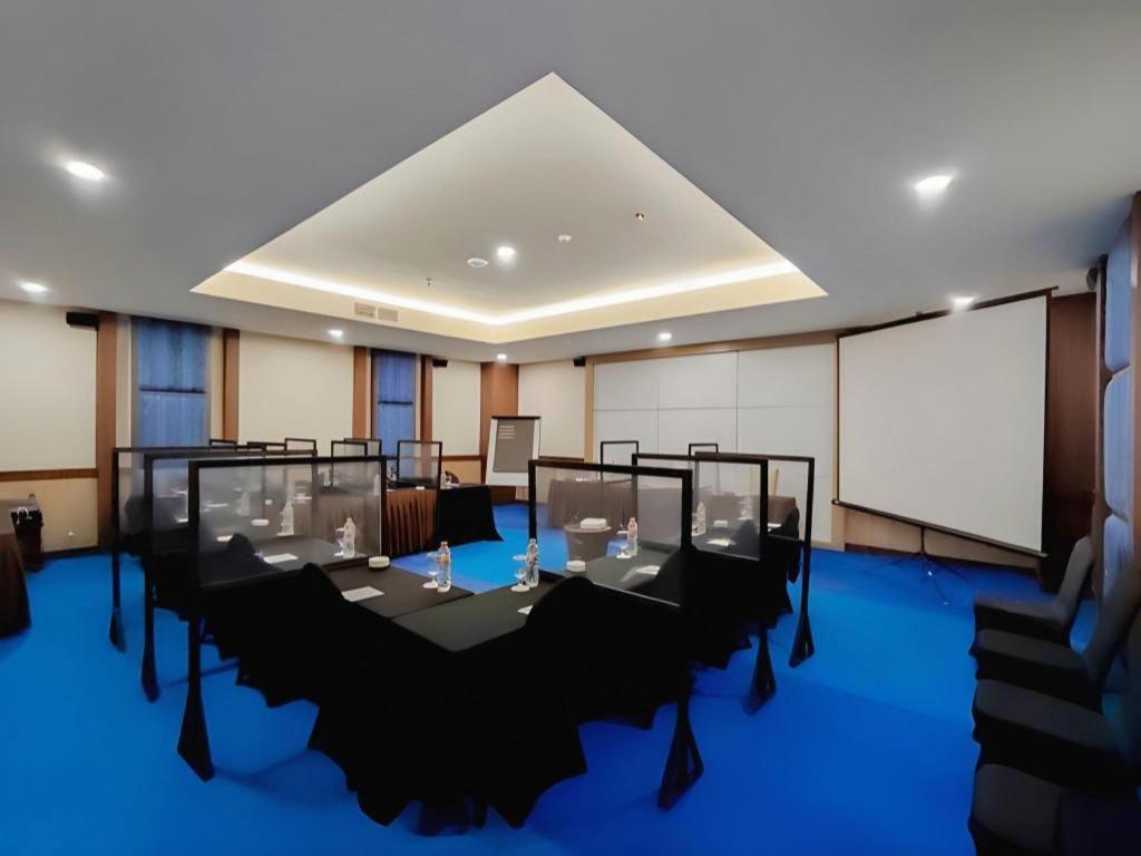 Grand Qin Hotel Banjarbaru Eksteriør bilde