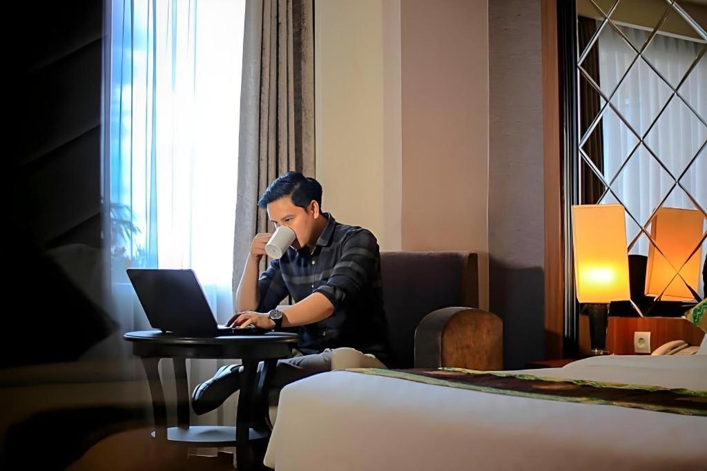 Grand Qin Hotel Banjarbaru Eksteriør bilde