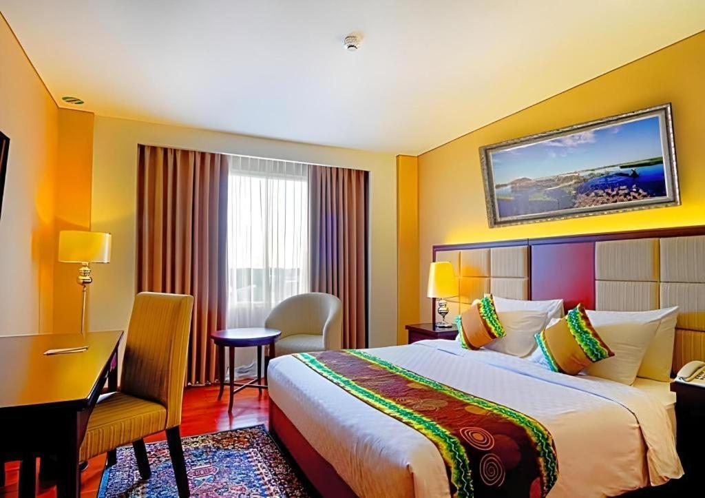 Grand Qin Hotel Banjarbaru Eksteriør bilde