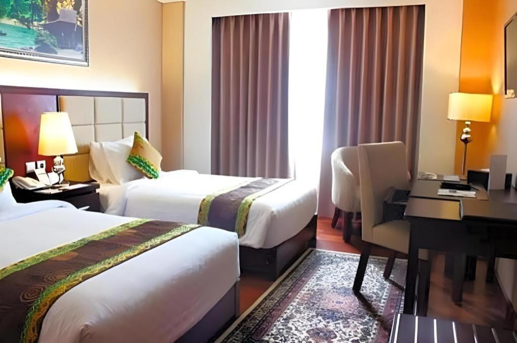 Grand Qin Hotel Banjarbaru Eksteriør bilde