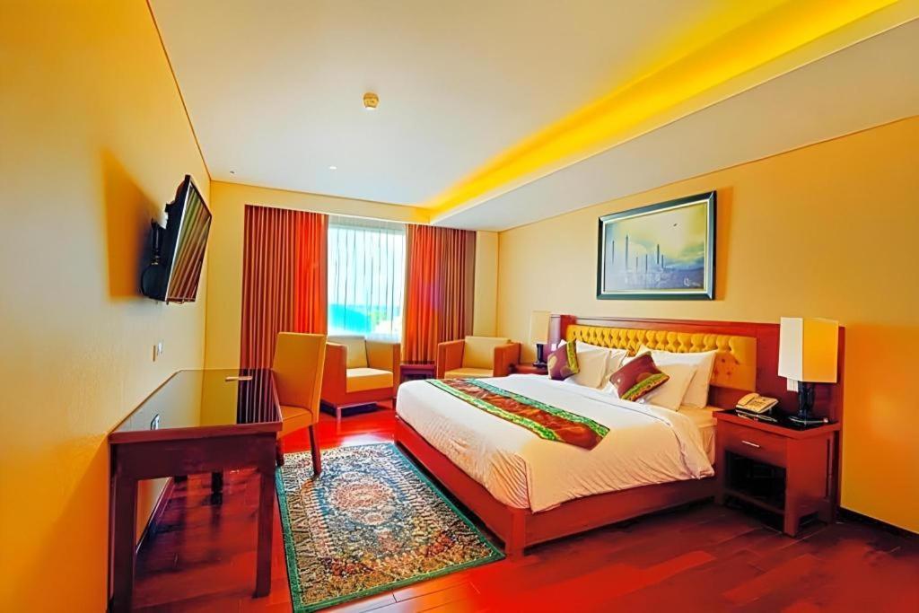 Grand Qin Hotel Banjarbaru Eksteriør bilde