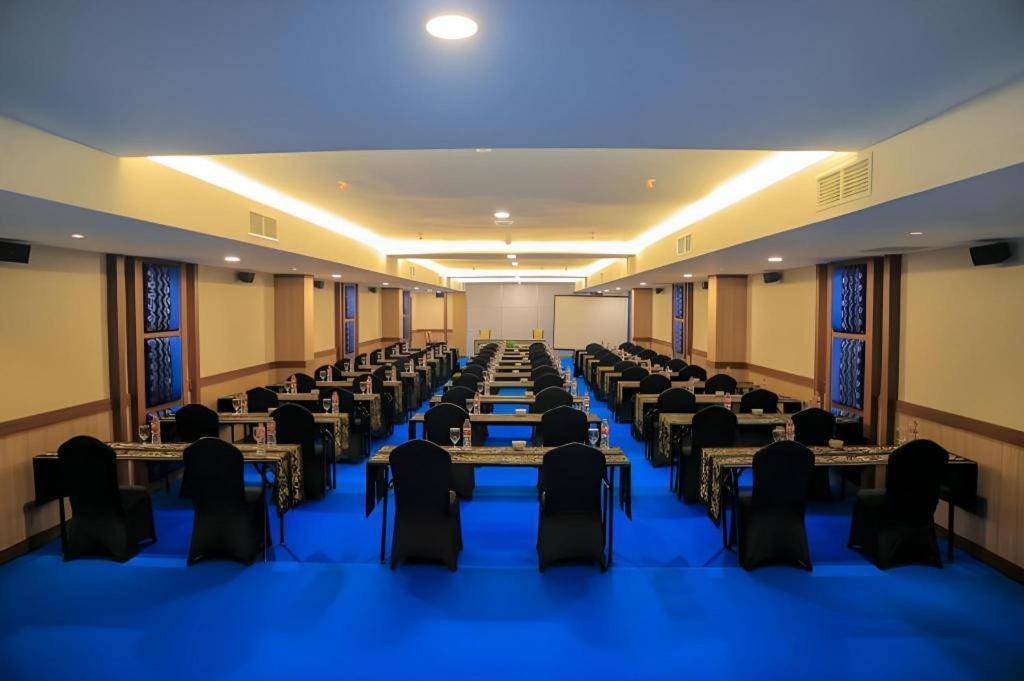 Grand Qin Hotel Banjarbaru Eksteriør bilde