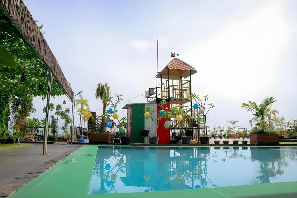 Grand Qin Hotel Banjarbaru Eksteriør bilde