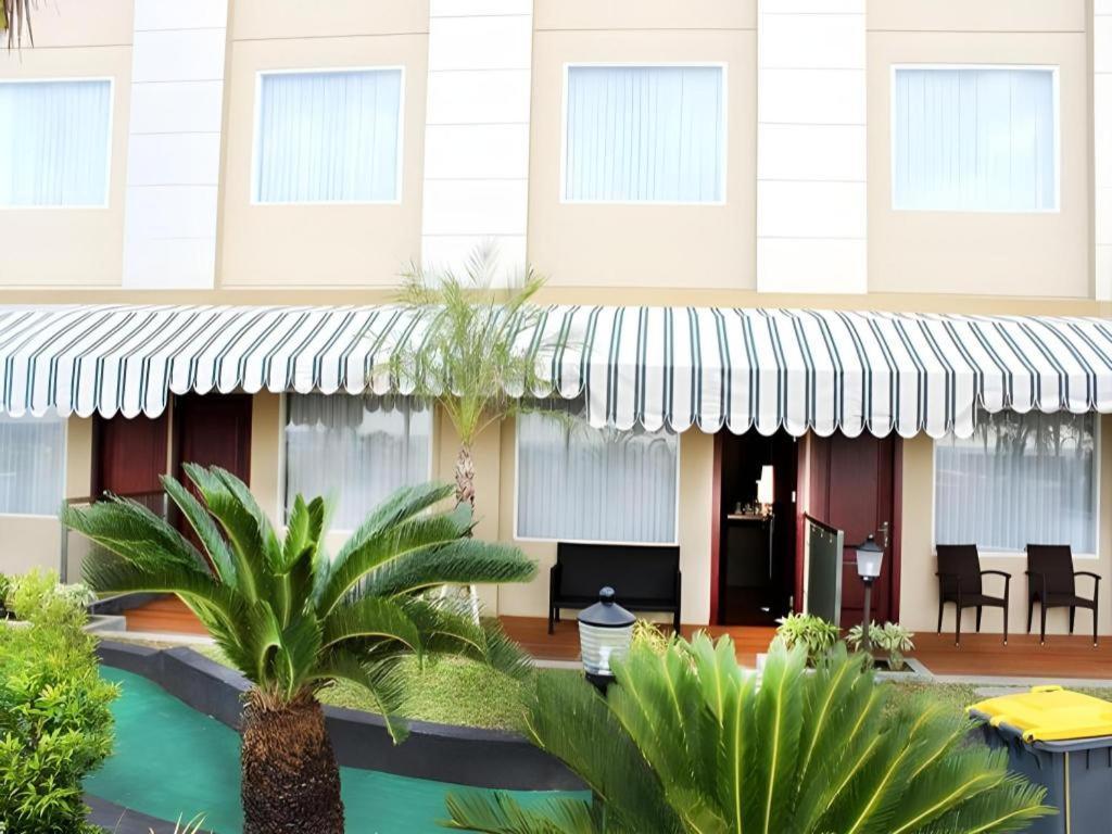 Grand Qin Hotel Banjarbaru Eksteriør bilde