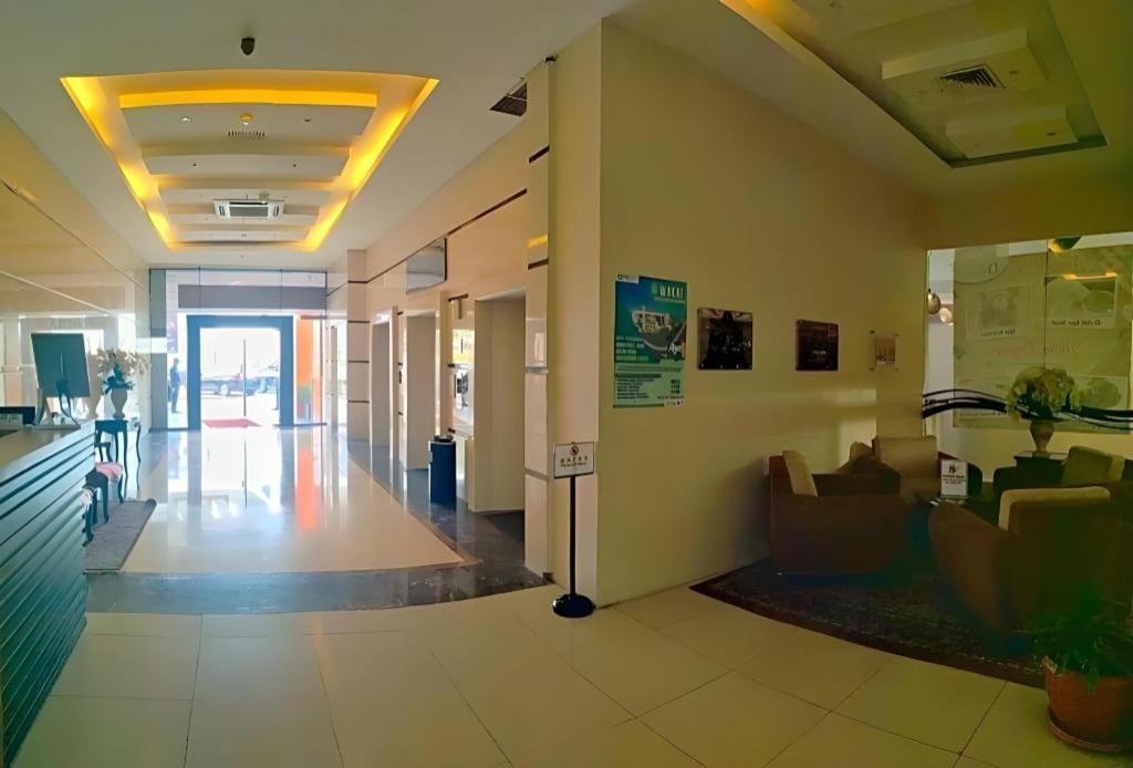 Grand Qin Hotel Banjarbaru Eksteriør bilde