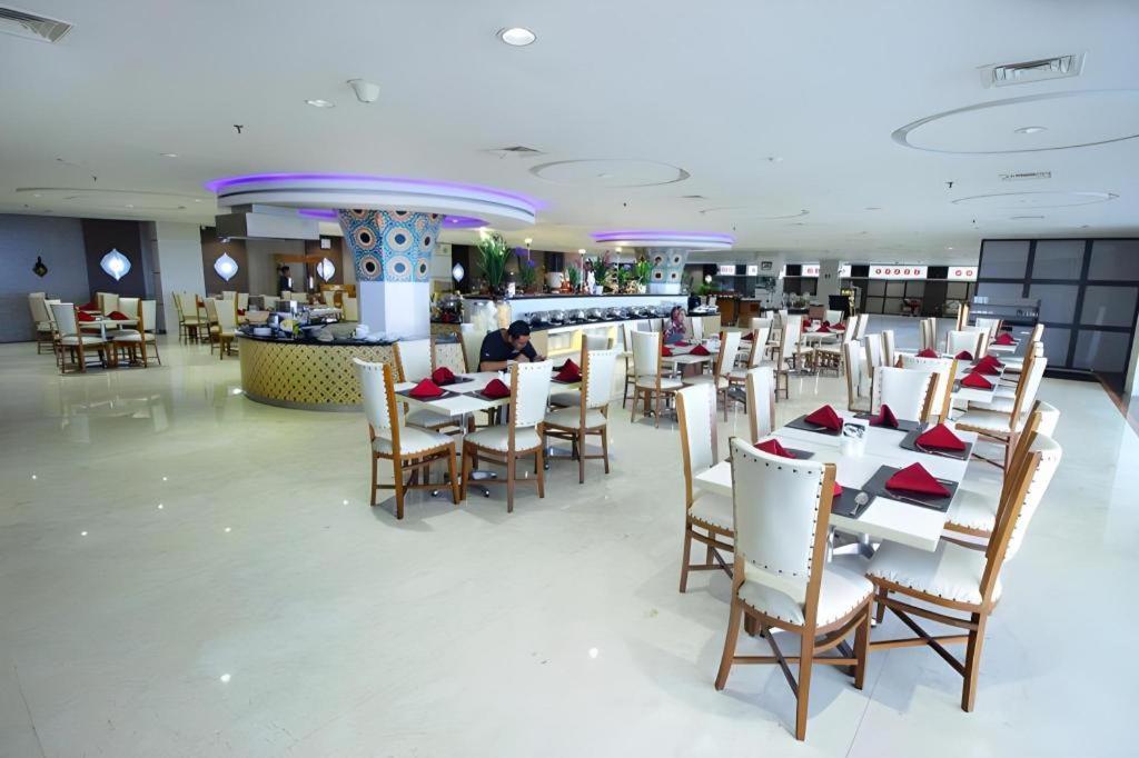 Grand Qin Hotel Banjarbaru Eksteriør bilde