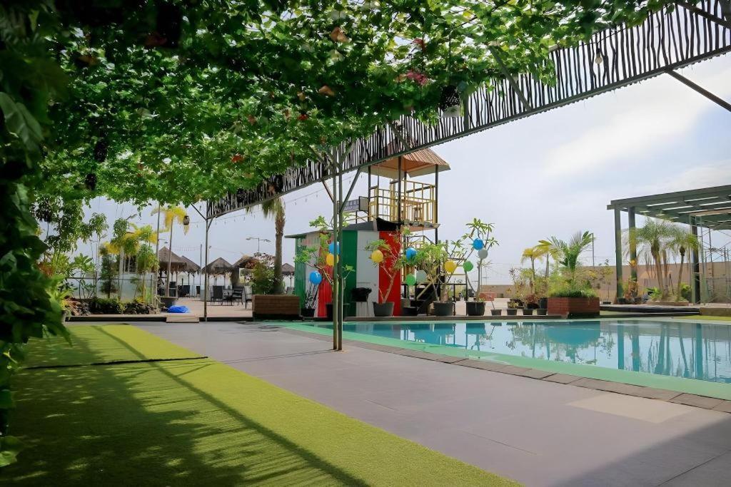 Grand Qin Hotel Banjarbaru Eksteriør bilde